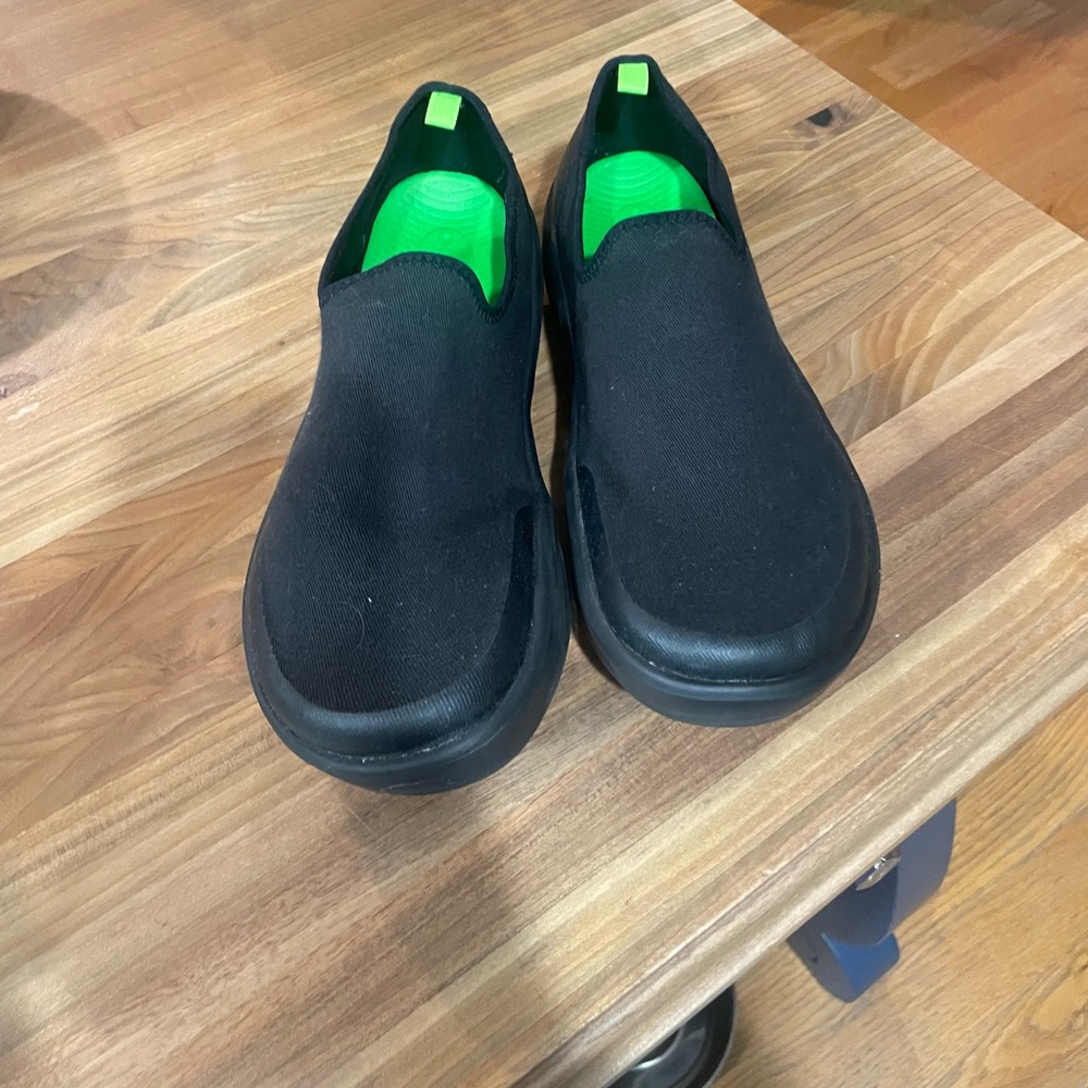 New, Oofos women’s shoes. Size 91/2 fits like a 9